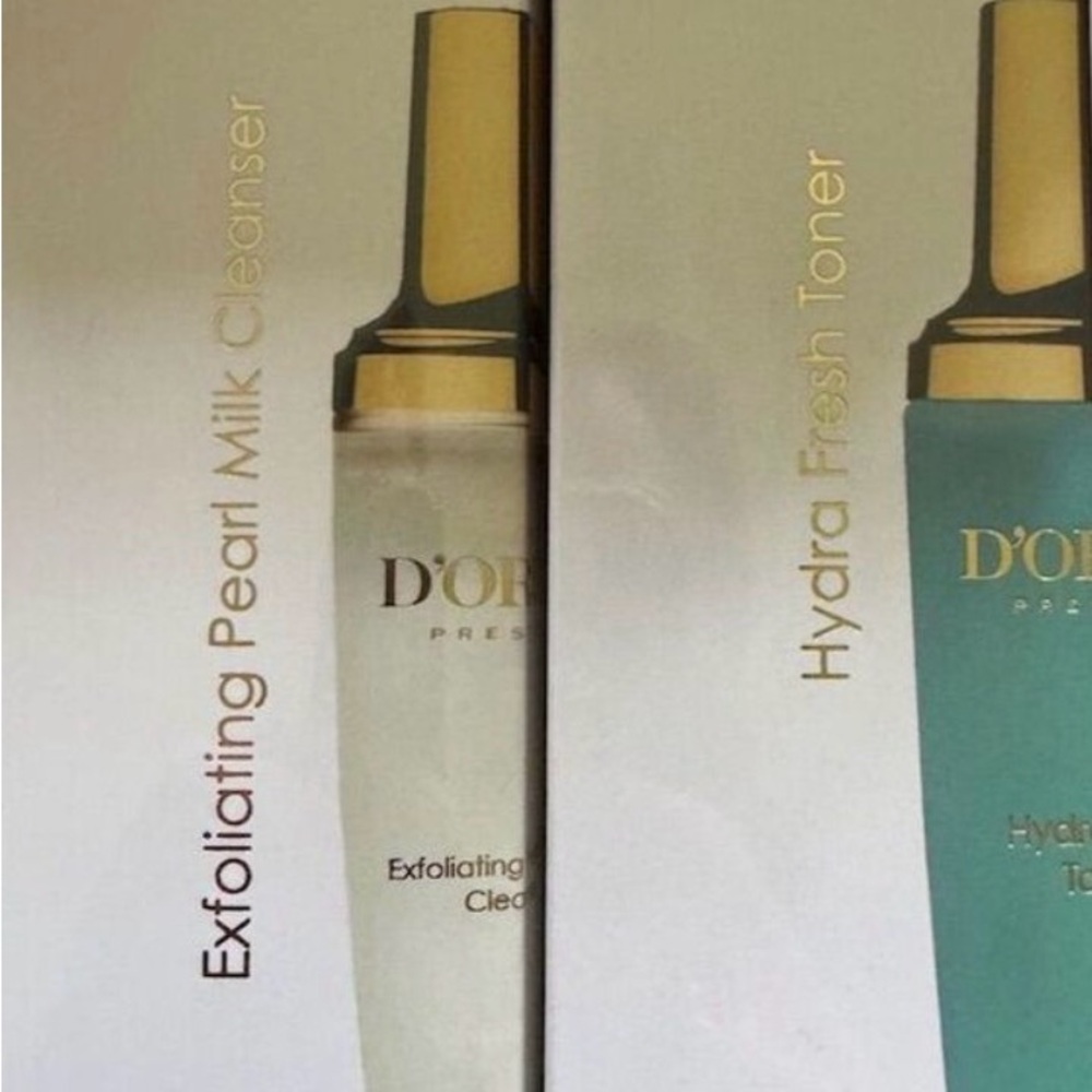 D'OR Exfoliating Pearl Milk Cleanser and Toner Both-
Brand new in packaging